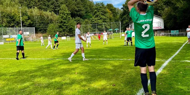 Heidelberg Fussball Fußball FG Union Einwurf